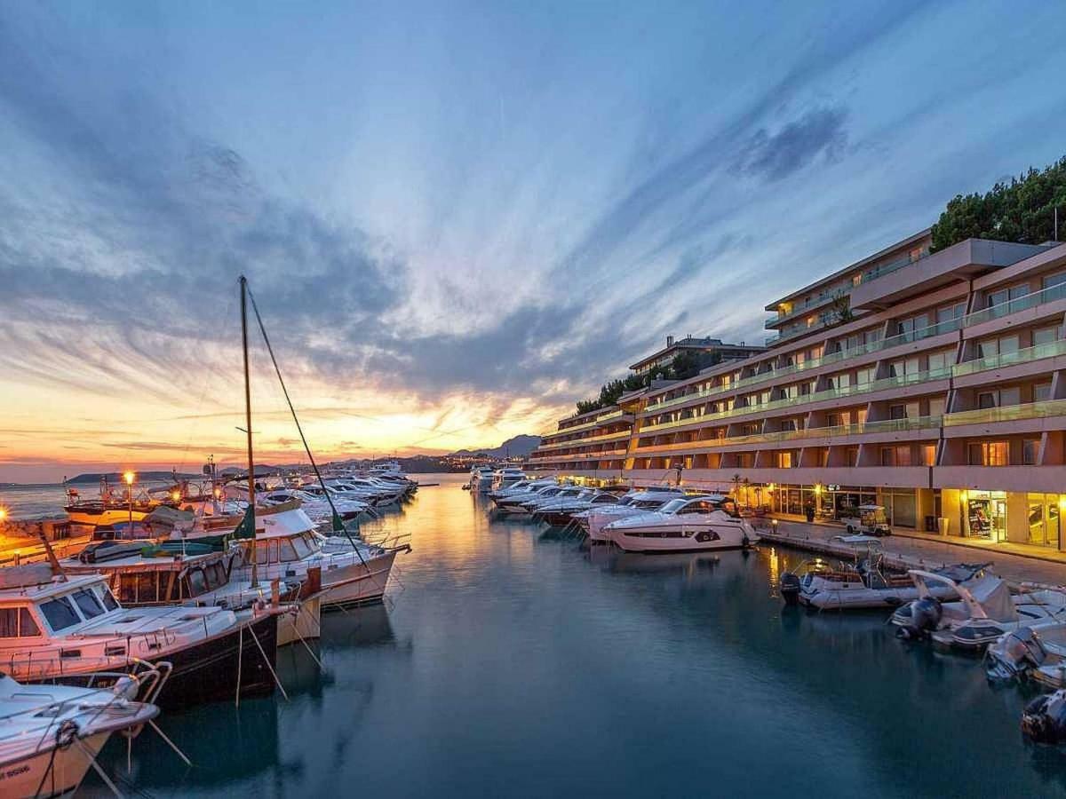 Apartments Leptiric Подстрана Екстер'єр фото